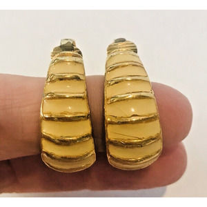 VTG David Hill Earrings Clip On Cream Enamel Gold Tone Hoop Huggie Signed